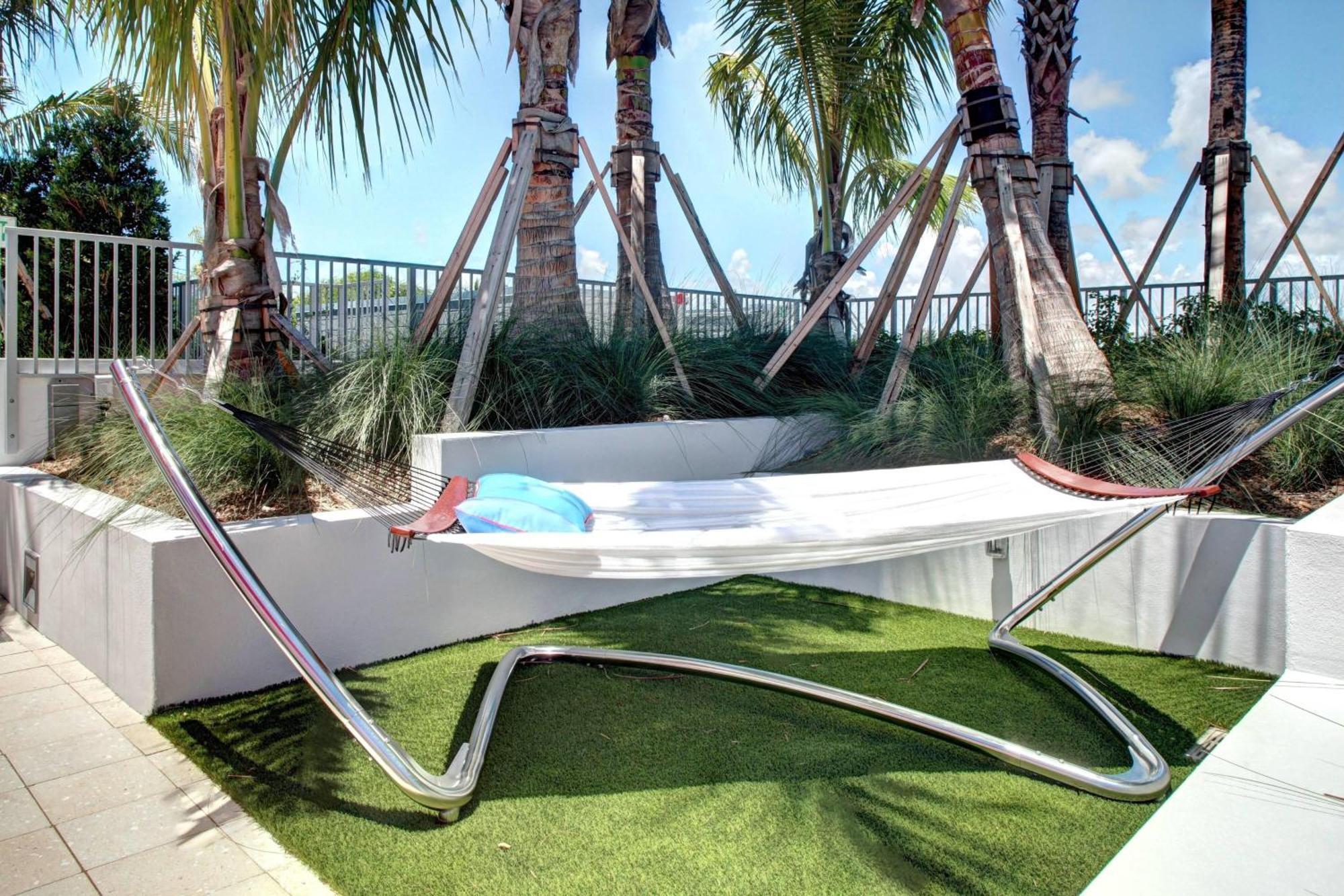 By Marriott Miami 3*
