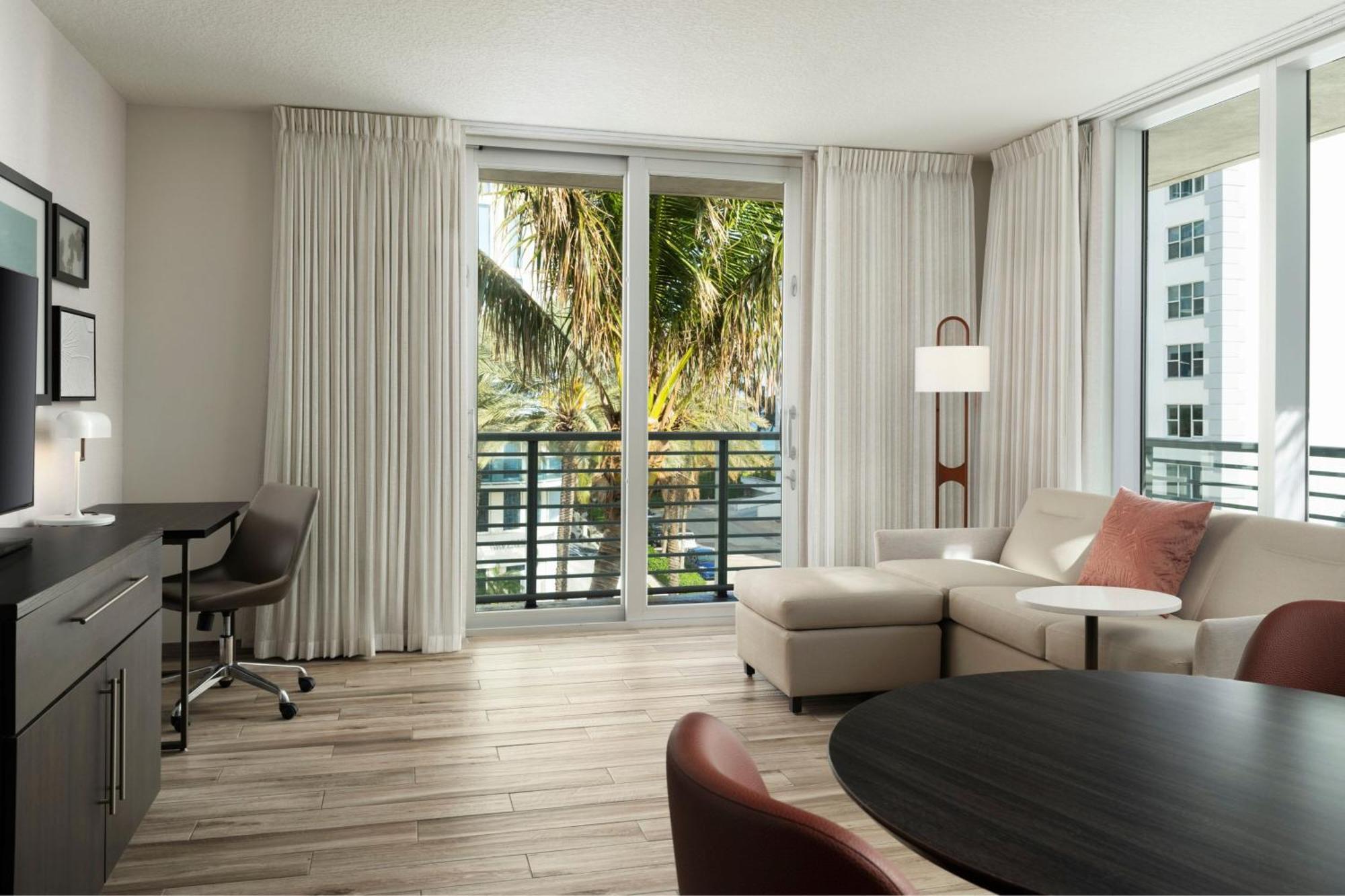 Hotel By Marriott Miami
