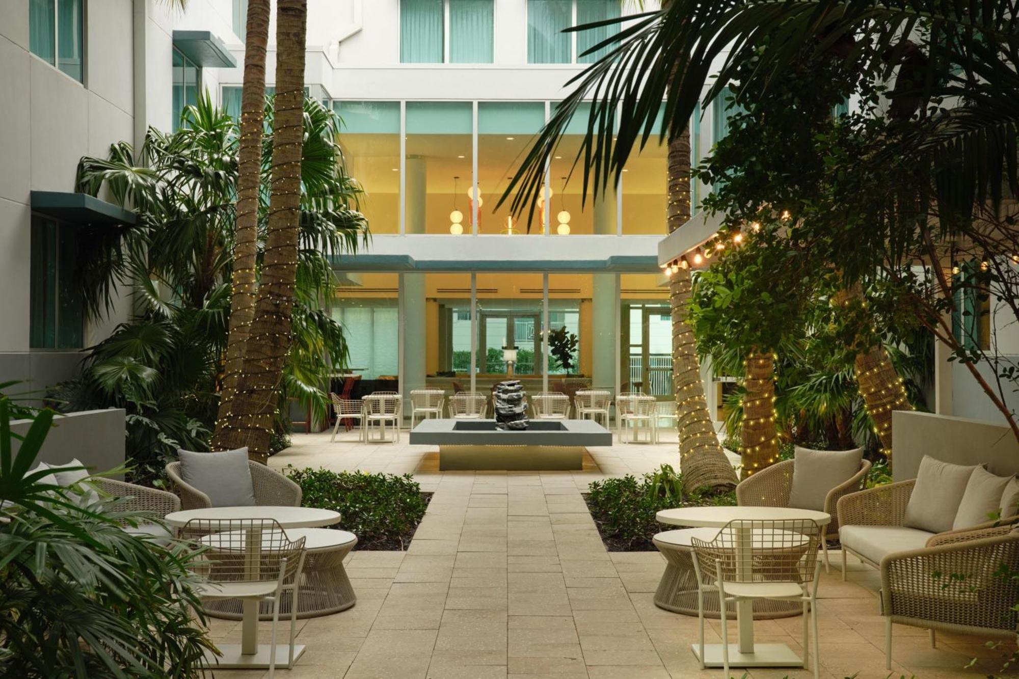 Hotel By Marriott Miami Surfside