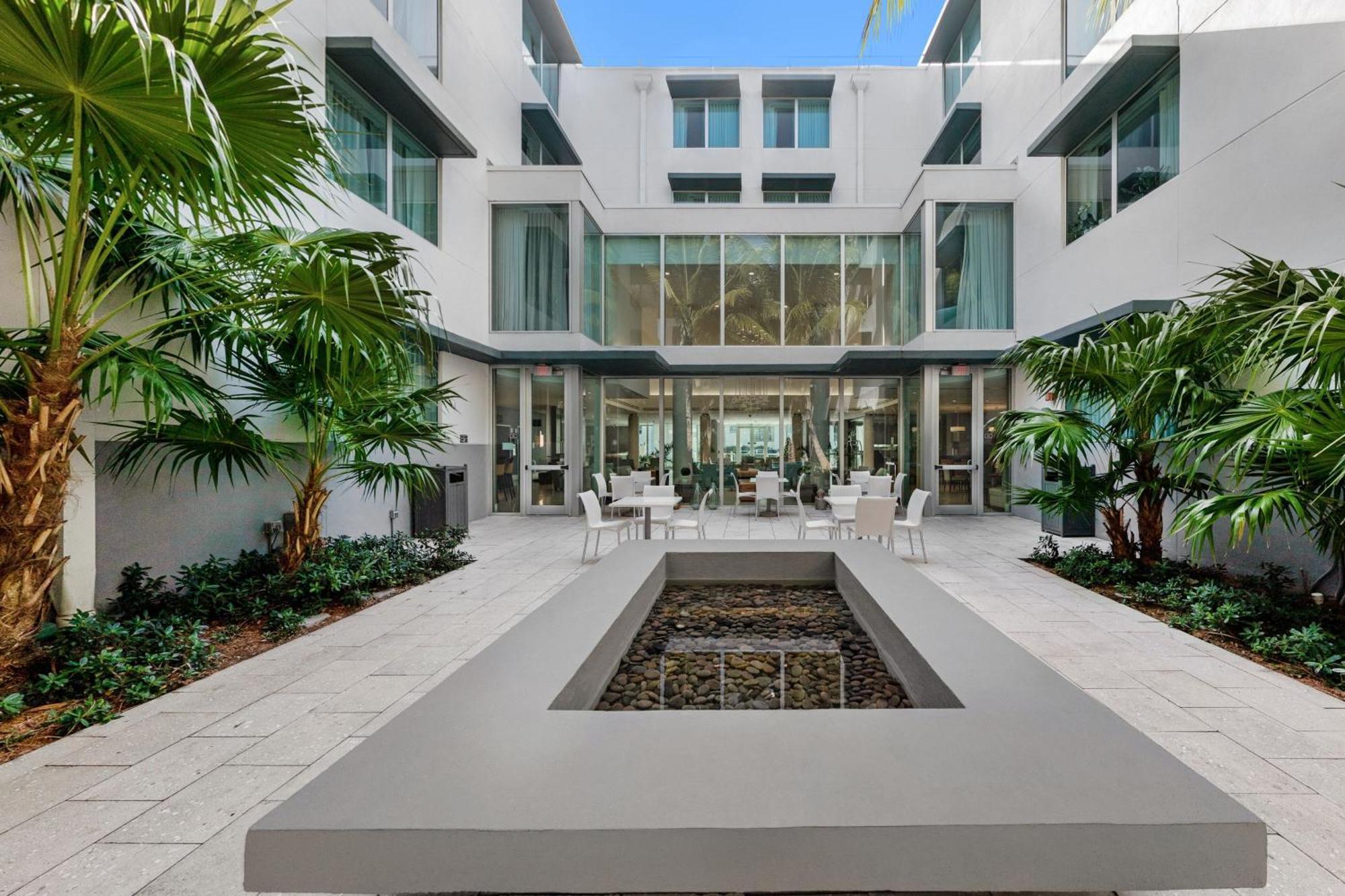 By Marriott Miami 3*