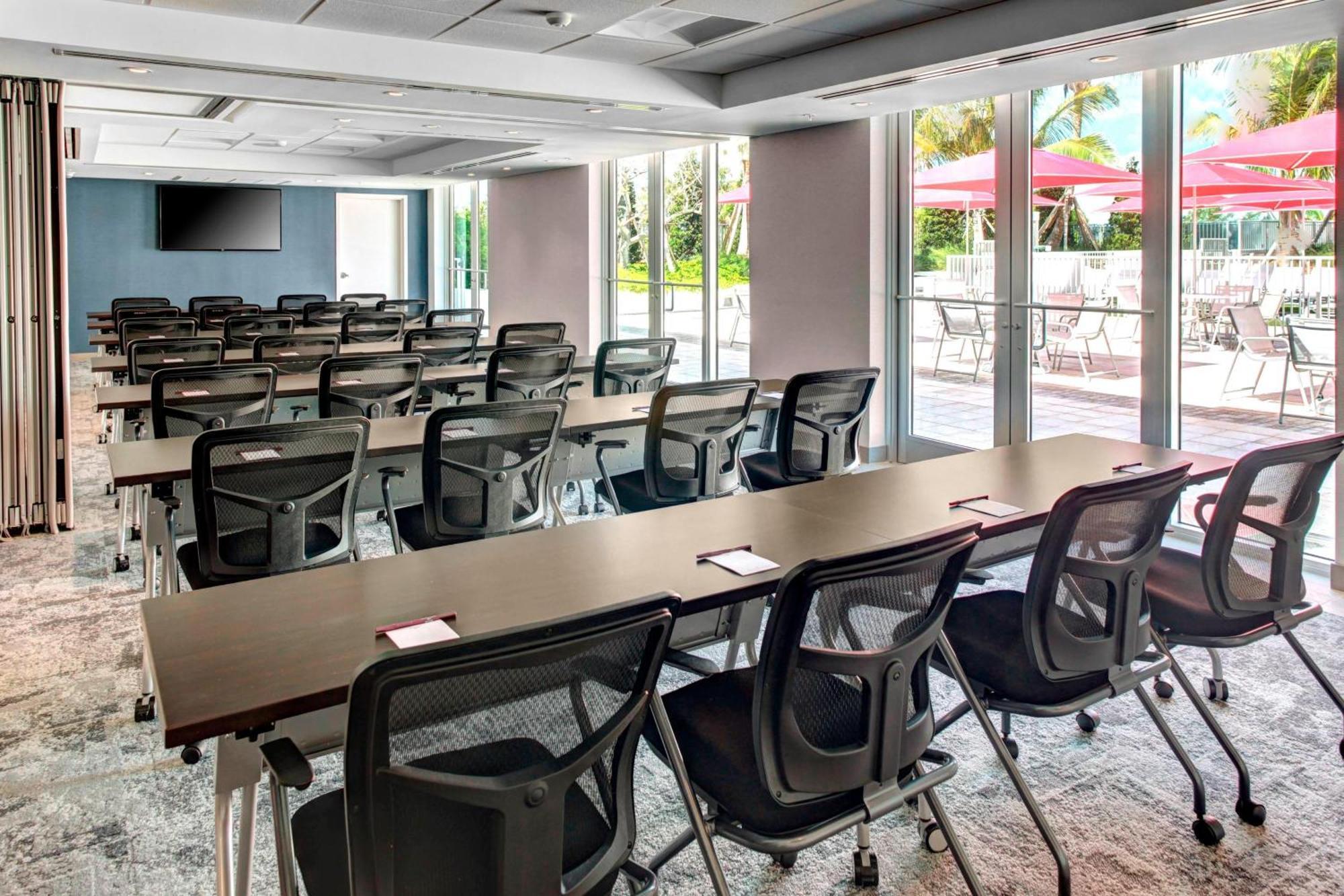 By Marriott Miami Beach 3*