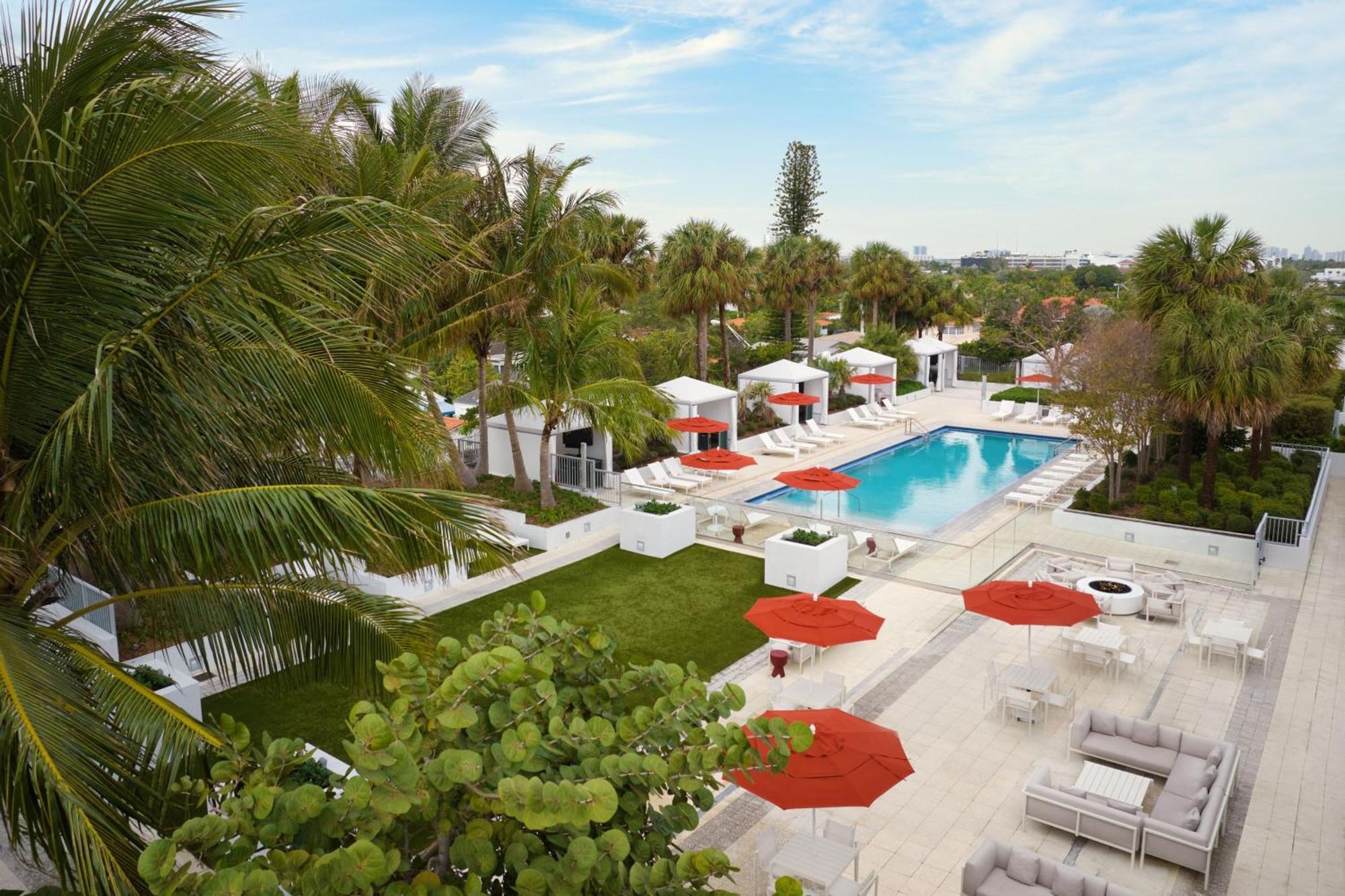 By Marriott Miami Beach 3* Surfside